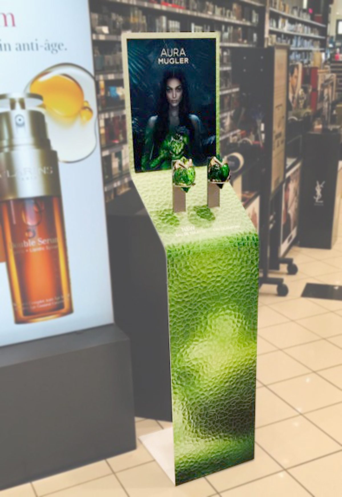 Clarins-vloerdisplay (Aura Mugler)