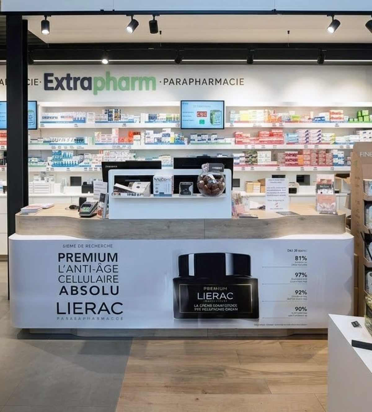 Native Lierac winkelaankleding