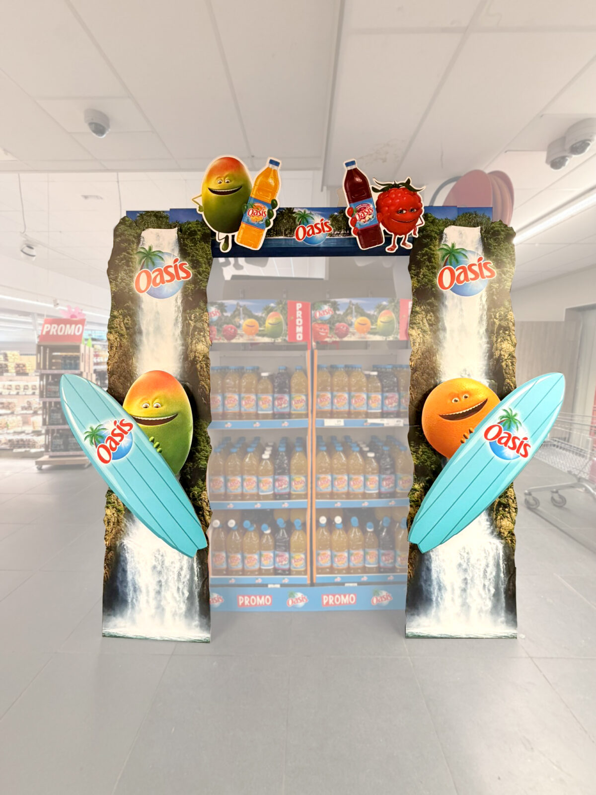 Théâtralisation carton Oasis (Schweppes)