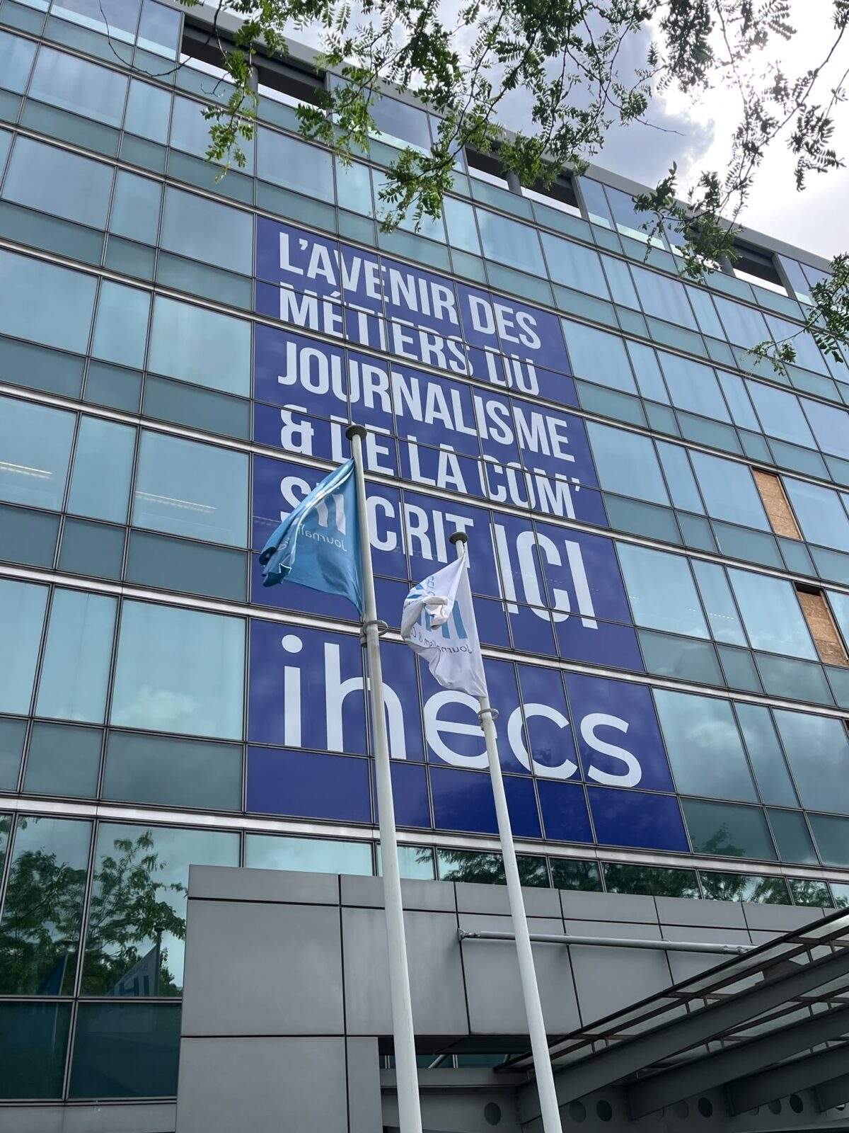 Habillage de façade IHECS